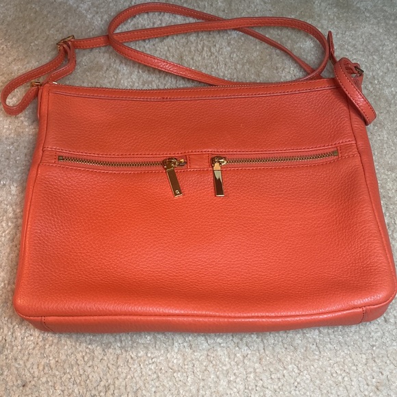 G.I.L.I Terra Flat Leather Crossbody Handbag - Picture 8 of 8